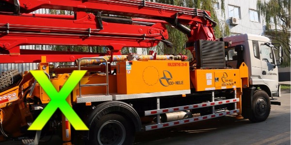 小型混凝土泵車為什么會產生側翻，應當及早預防——科尼樂