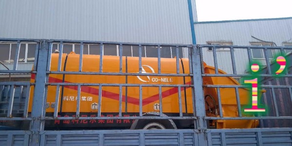 如何根據(jù)混凝土泵的泵送情況選擇低速或高速泵送？