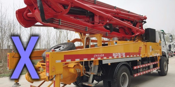 小型泵車—澆注時(shí)，所泵送的骨料出現(xiàn)空隙該咋辦？