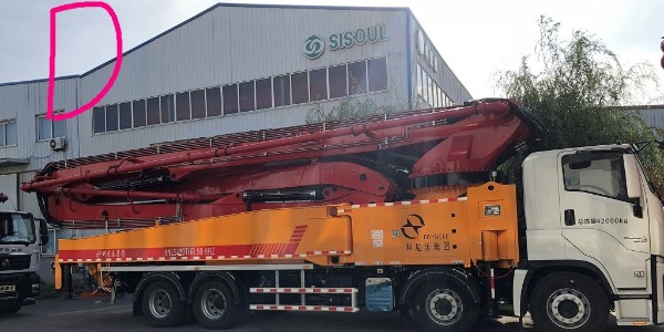 特殊環境下，小型混凝土泵車手應如何操作？