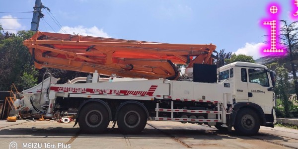 在選購時，除了考慮泵車價格之外，還需要考慮哪些重要因素？