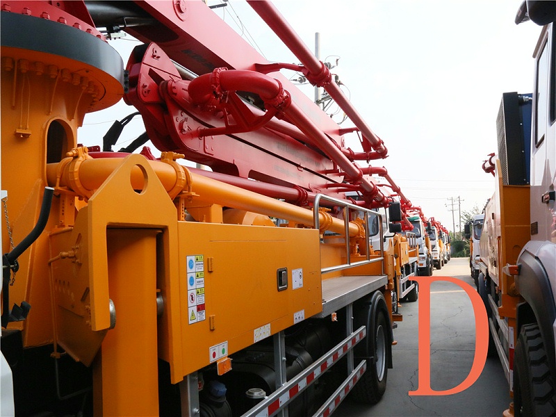 青島混凝土泵車價(jià)格 (1)